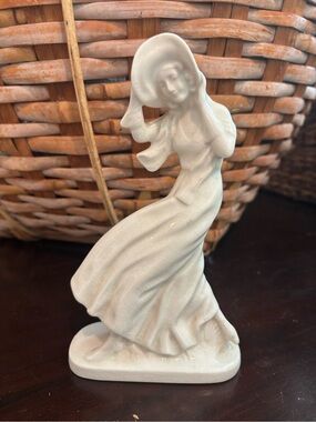 Japan Figurine 1950s Milk White Windy Lady Art Deco Sculpture Statue Antique